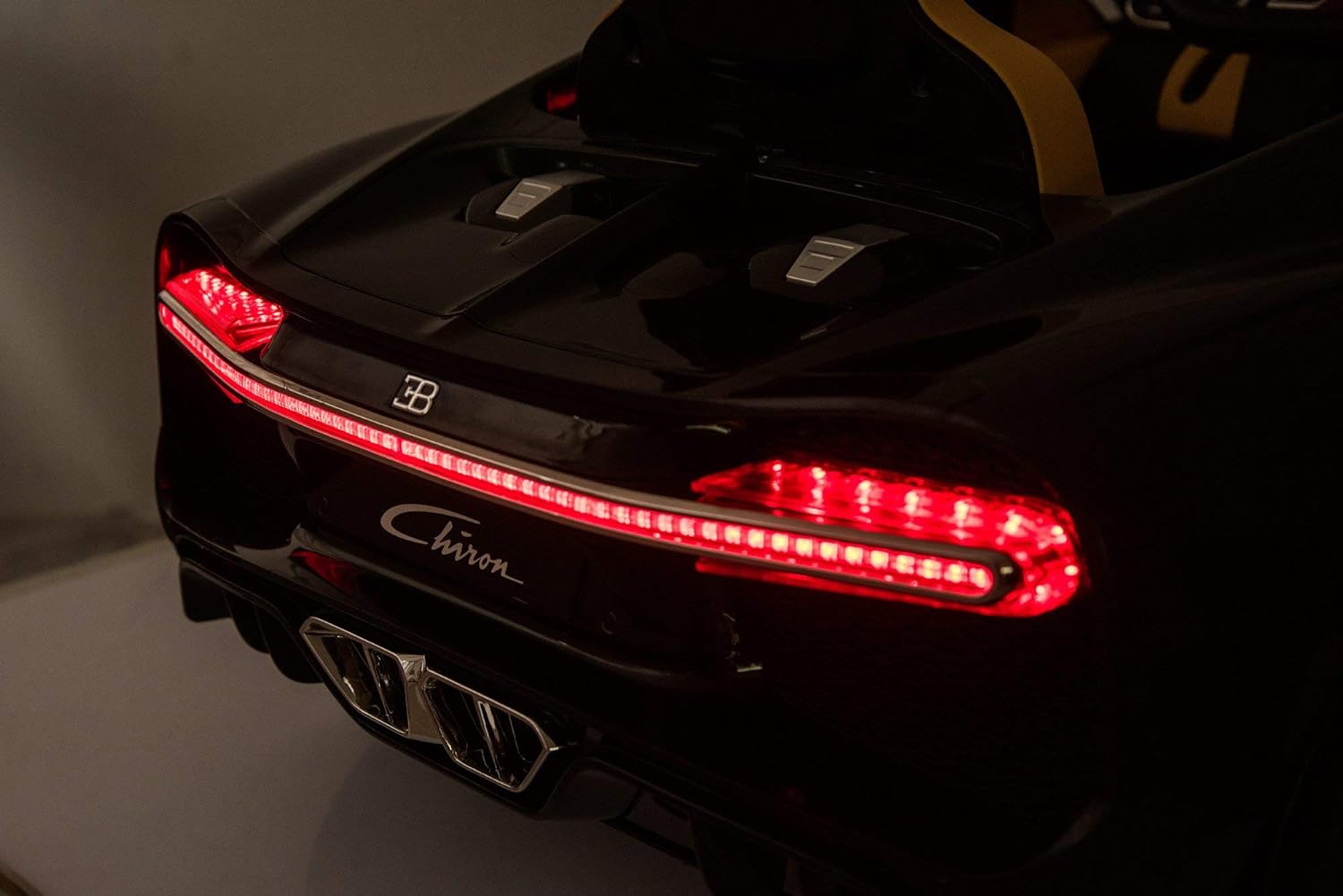 BJH318_6 Ride On R/C Bugatti Chiron